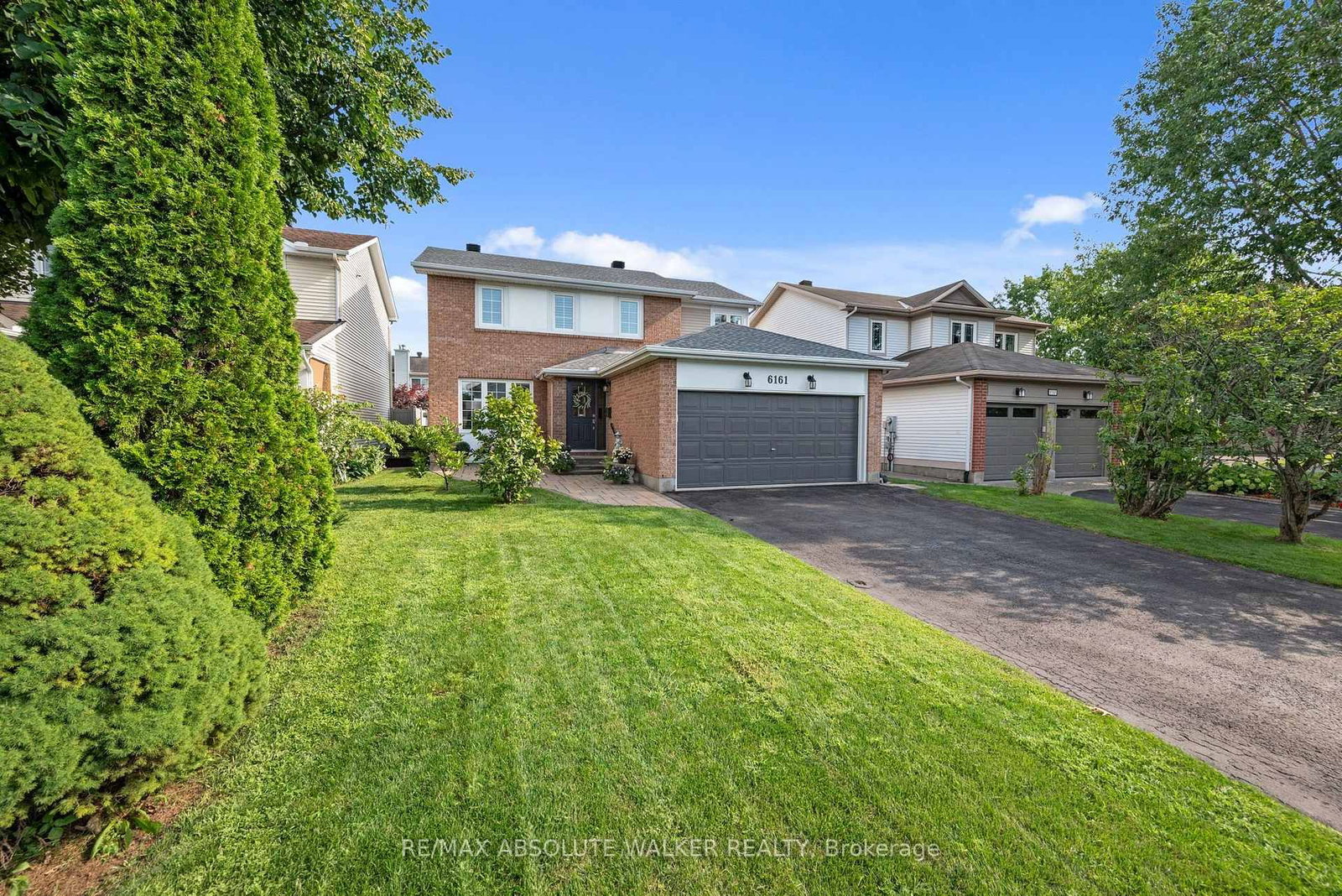 6161 Lariviere Crescent • Ottawa, ON photo 3