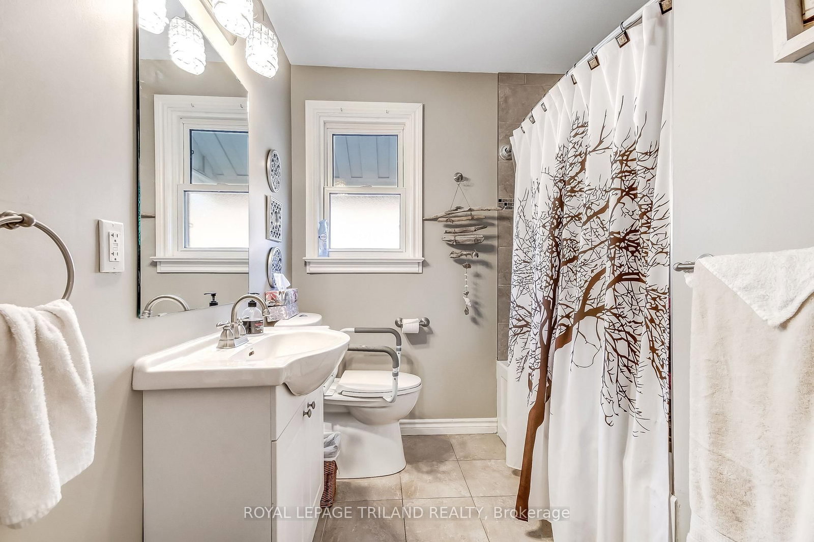 84 Redan Street • St. Thomas, ON photo 9