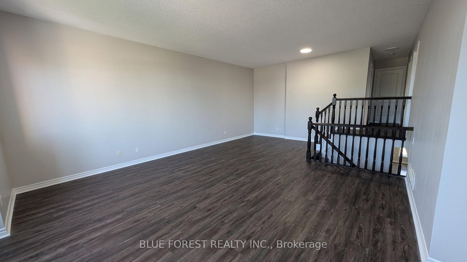 904 Frontenac Crescent • Woodstock, ON photo 15