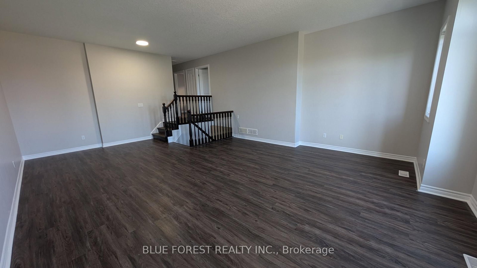 904 Frontenac Crescent • Woodstock, ON photo 16