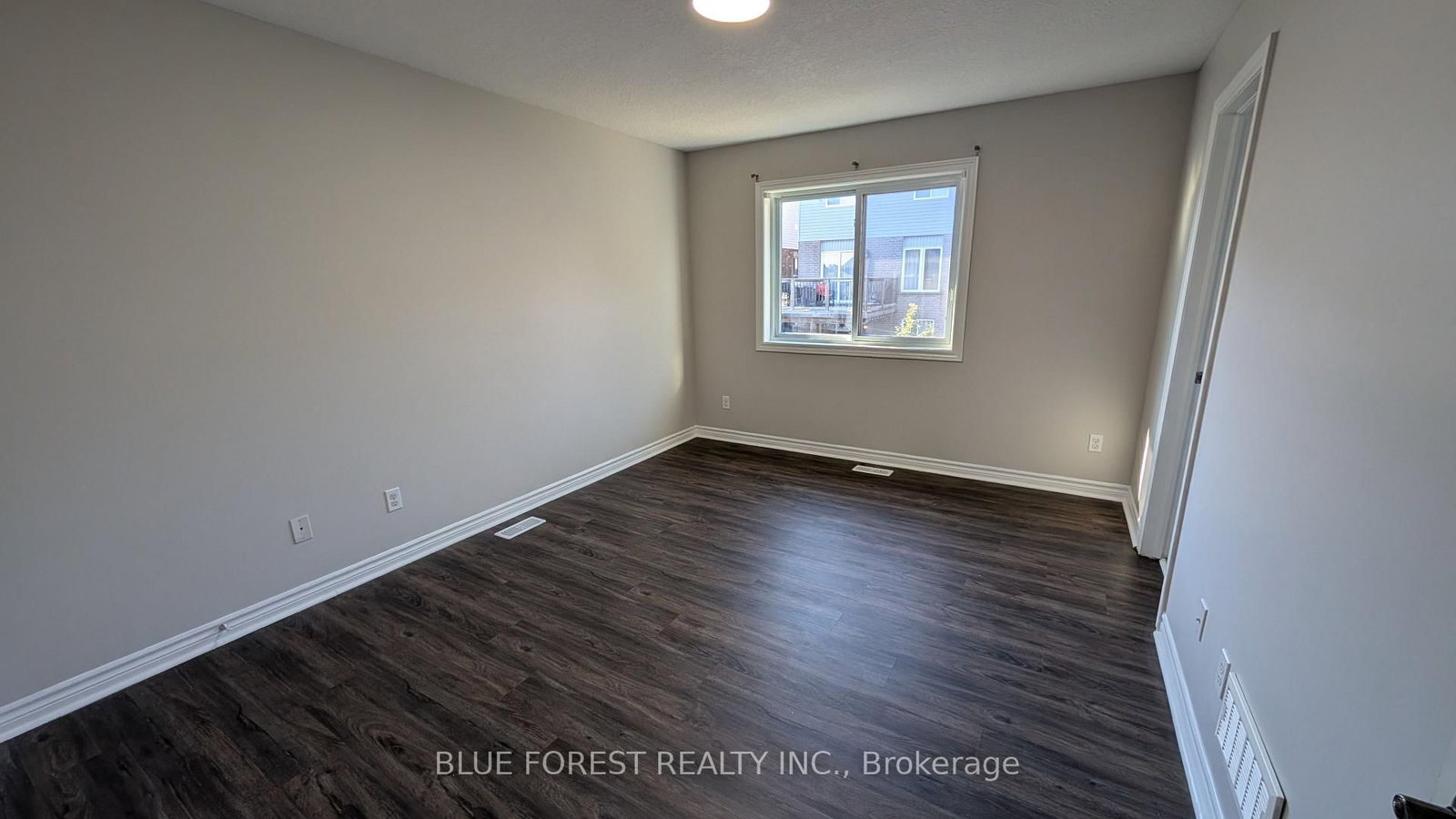 904 Frontenac Crescent • Woodstock, ON photo 23