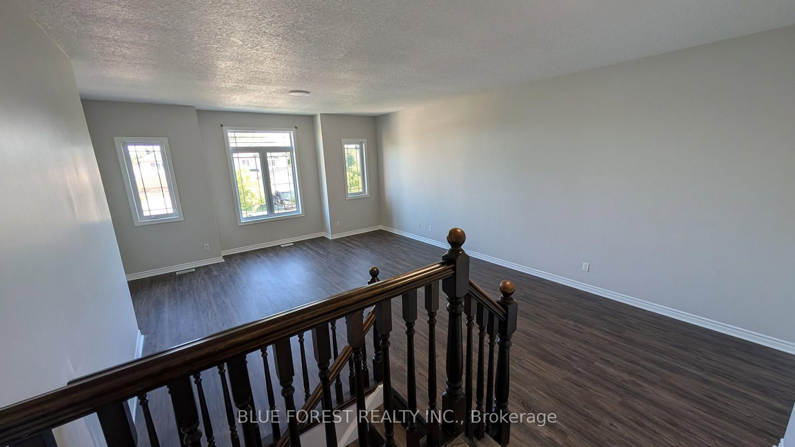 904 Frontenac Crescent • Woodstock, ON photo 28