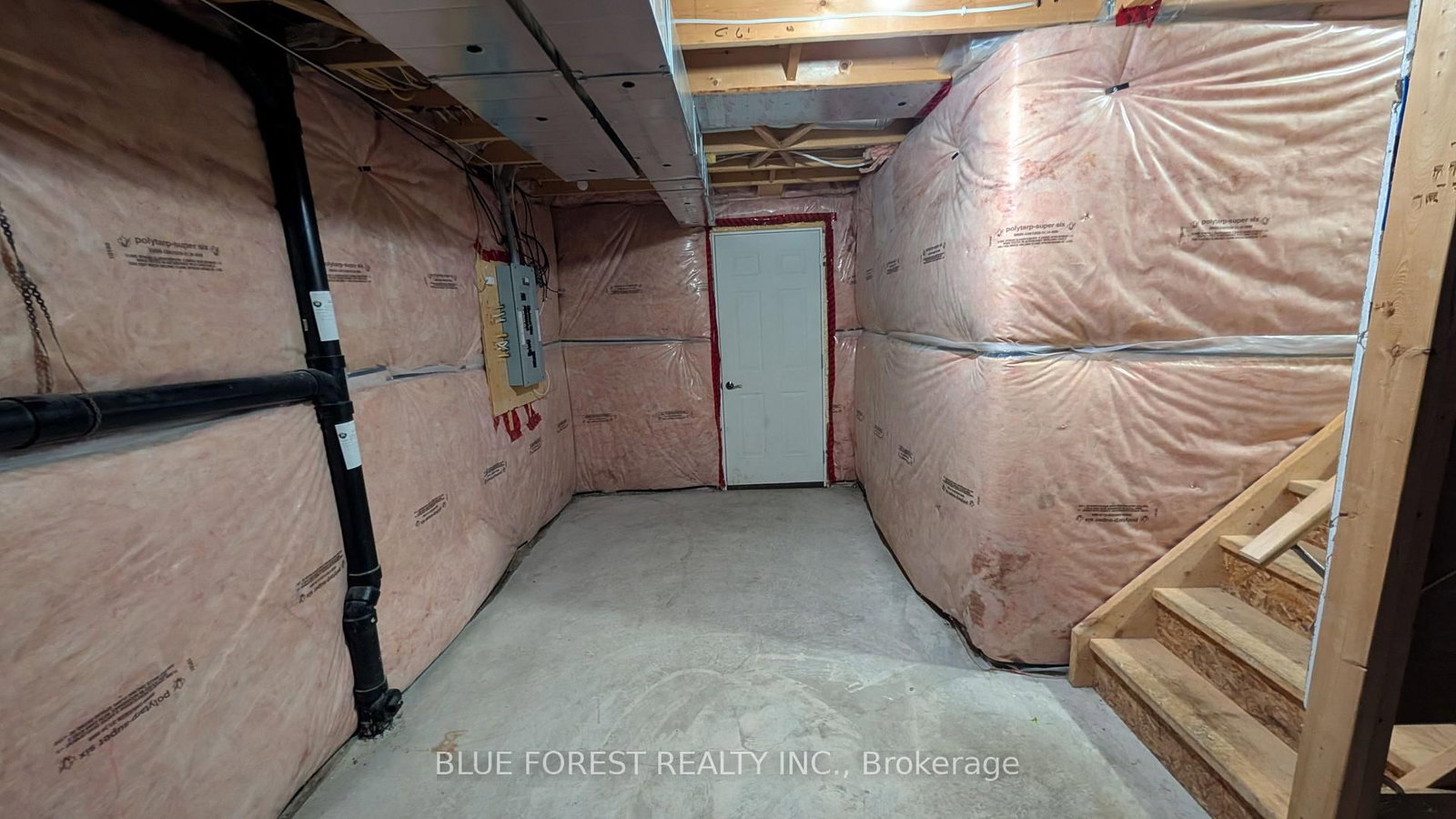 904 Frontenac Crescent • Woodstock, ON photo 33