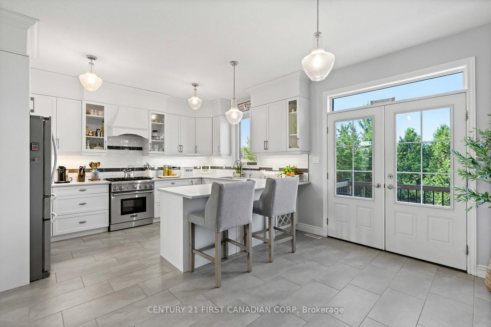 155 Spencer Avenue • Lucan Biddulph, ON photo 15