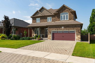 155 Spencer Avenue • Lucan Biddulph, ON photo 2