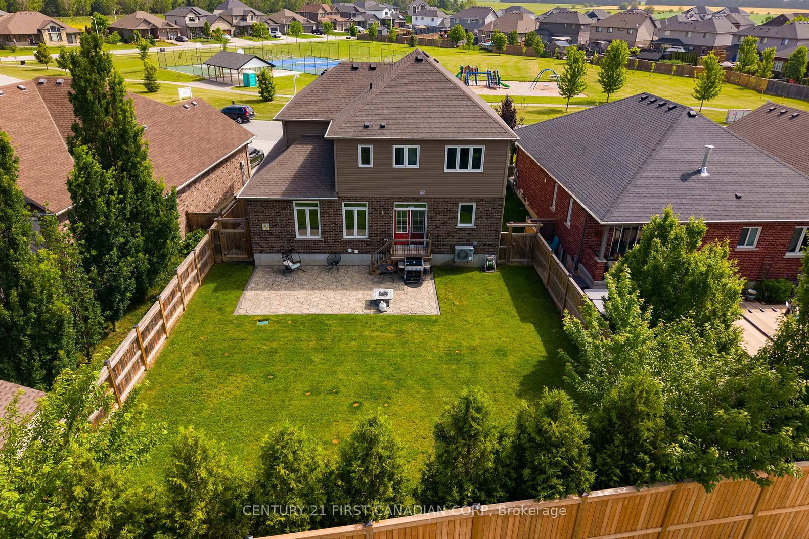 155 Spencer Avenue • Lucan Biddulph, ON photo 6