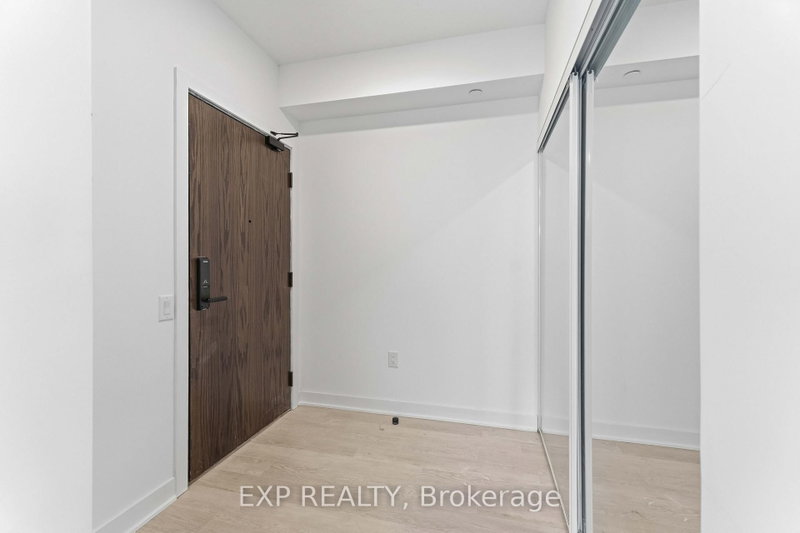1406 - 2782 Barton Street E