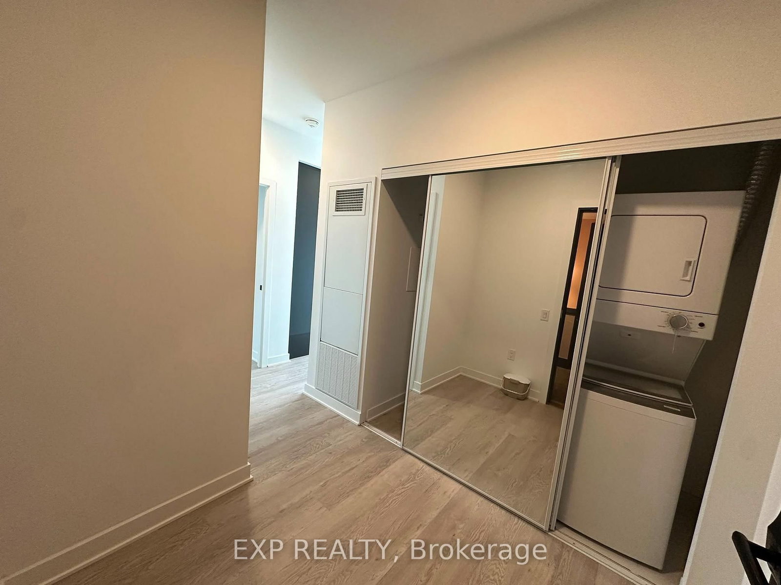 2782 Barton Street E • #1607 • Hamilton, ON photo 5