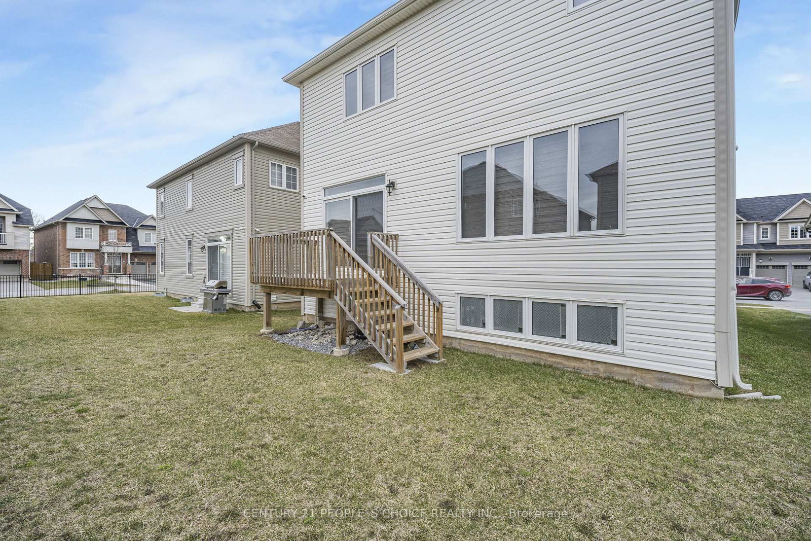 3 Sara Drive • Thorold, ON photo 5