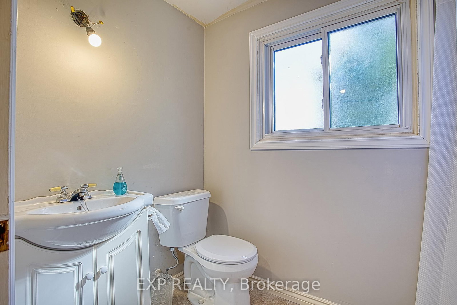 7 Viking Court • #404 • Grimsby, ON photo 13