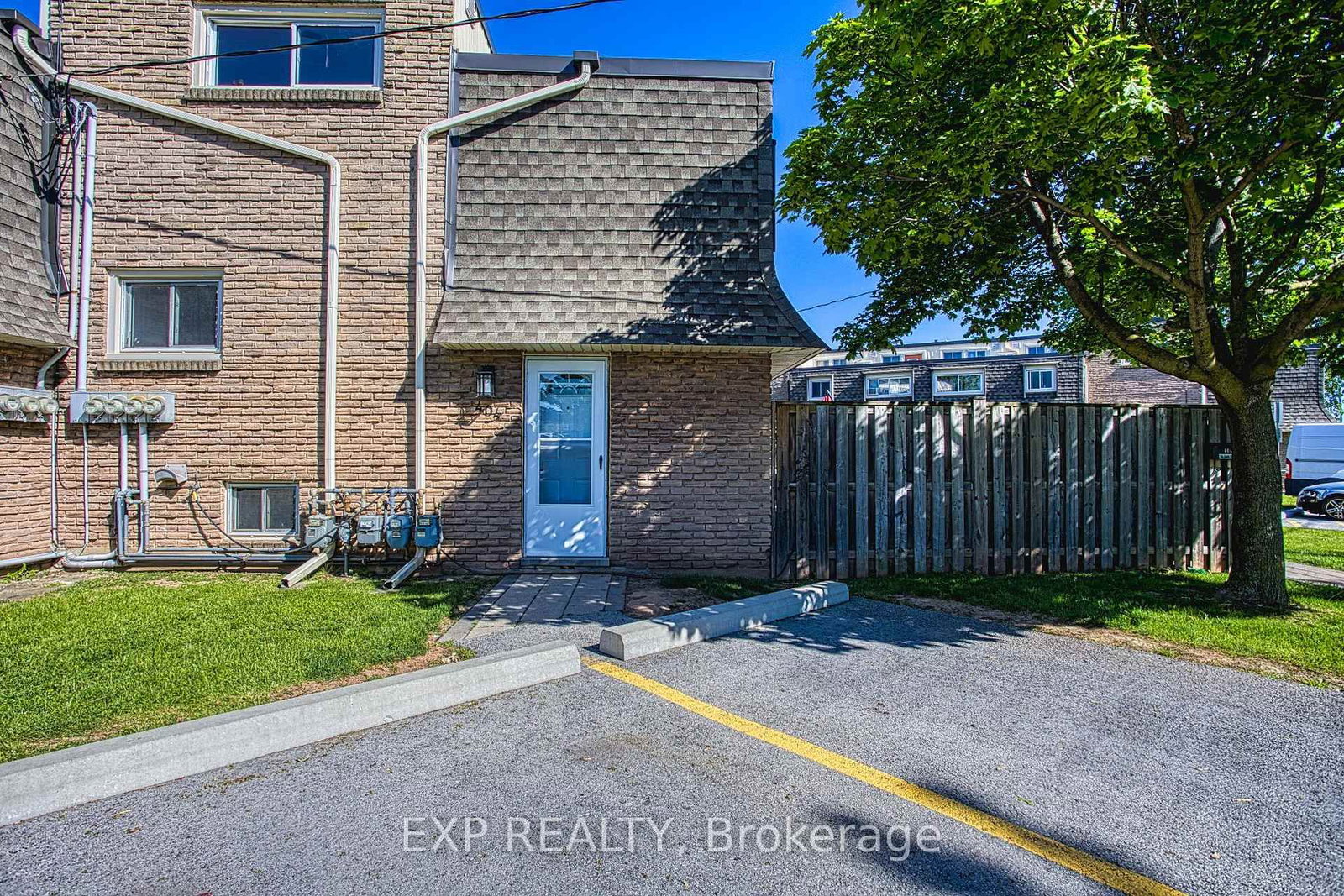 7 Viking Court • #404 • Grimsby, ON photo 20