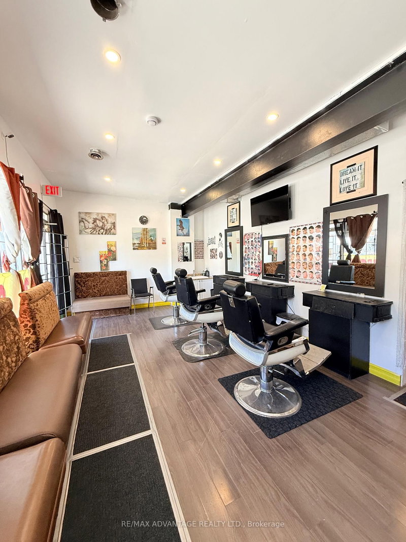 390 Adelaide Street, London East