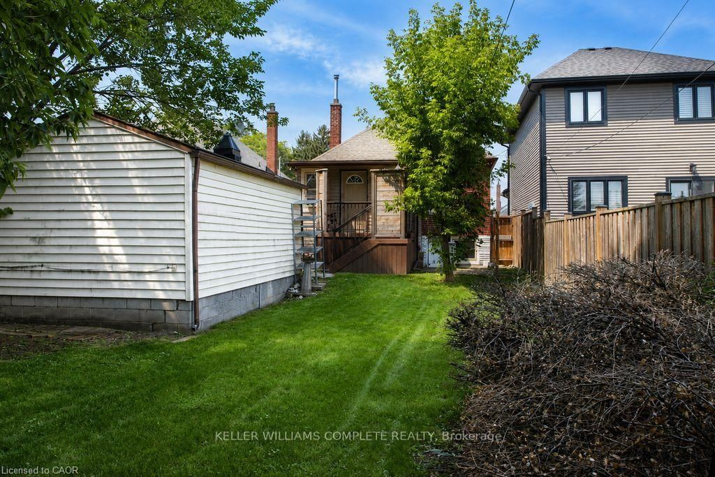 35 Barons Avenue S • Hamilton, ON photo 24