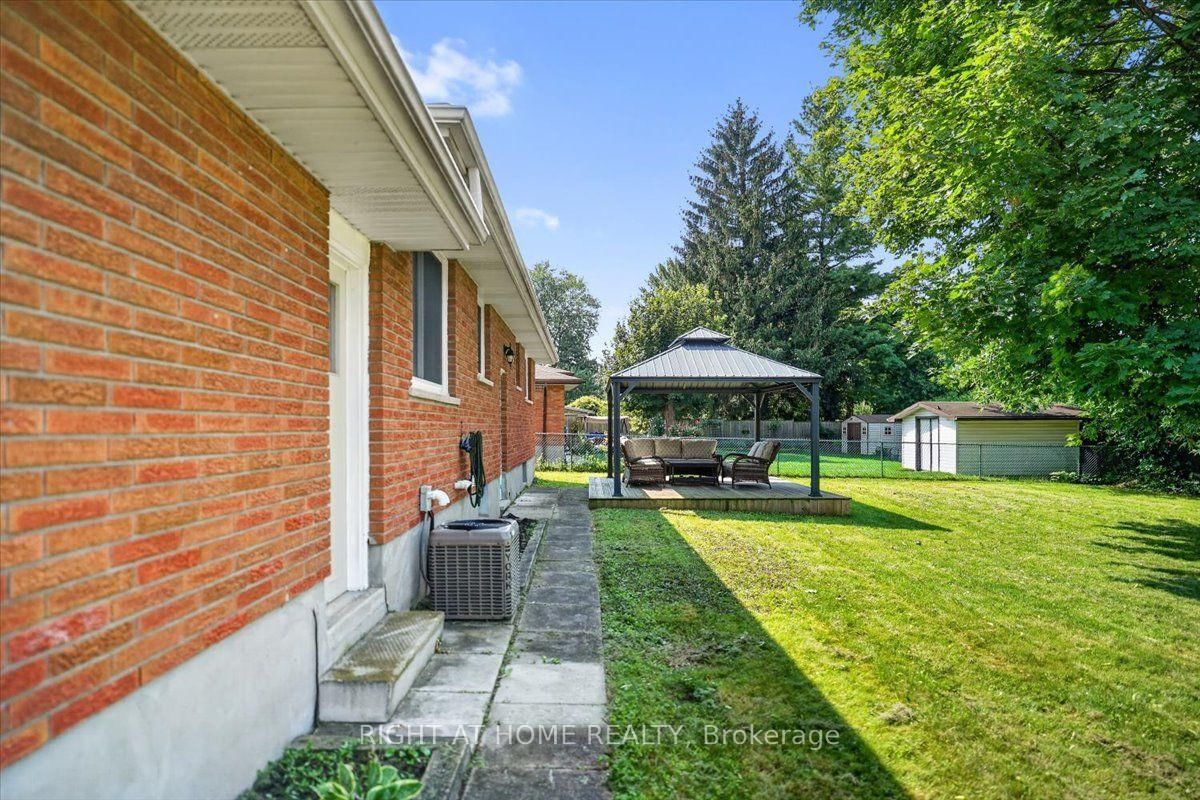 43 Monarch Park Drive • St. Catharines, ON photo 25