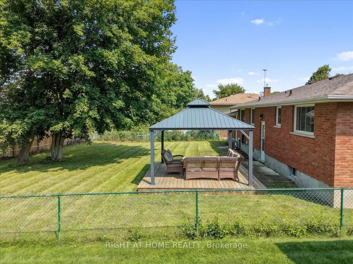 43 Monarch Park Drive • St. Catharines, ON photo 27