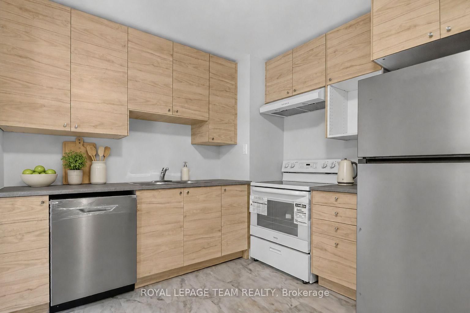 85 Glen Park Drive • Ottawa, ON photo 6