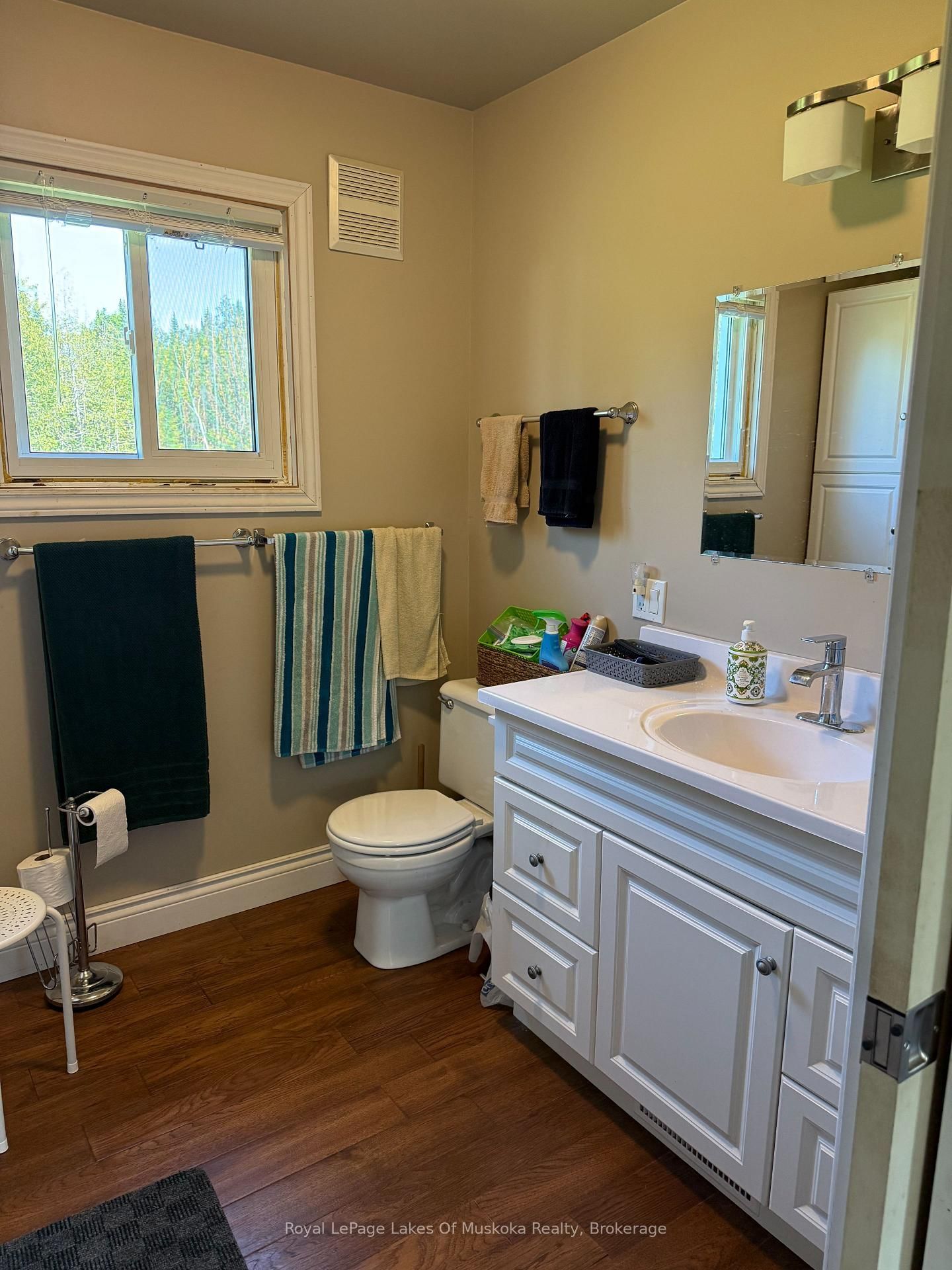 1014 Ben Lake Road East Road • Gravenhurst, ON photo 8