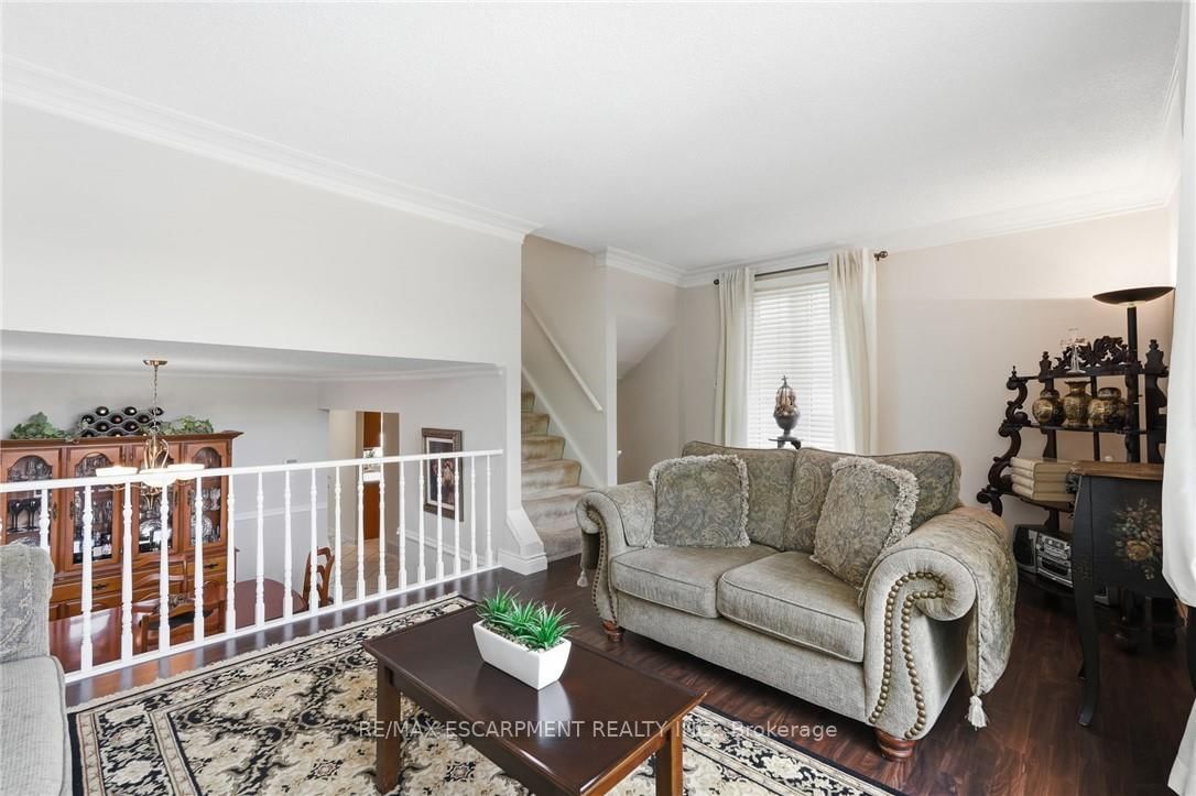 30 Twinoaks Crescent • Hamilton, ON photo 16