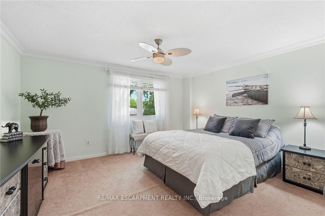 30 Twinoaks Crescent • Hamilton, ON photo 23