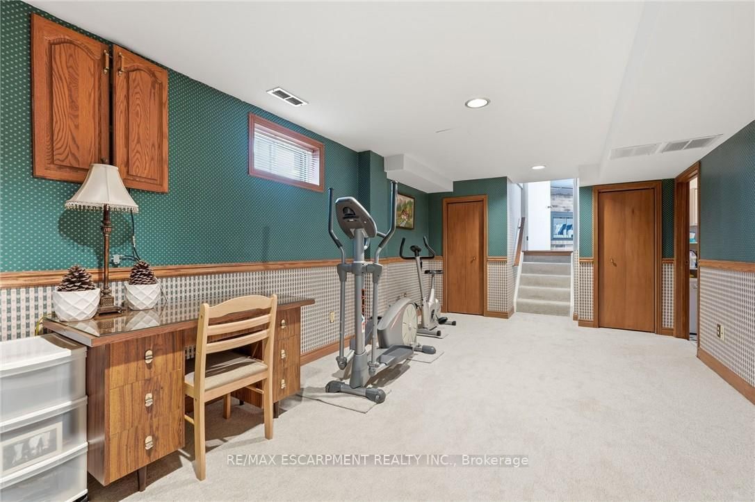 30 Twinoaks Crescent • Hamilton, ON photo 34