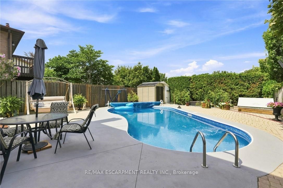 30 Twinoaks Crescent • Hamilton, ON photo 39