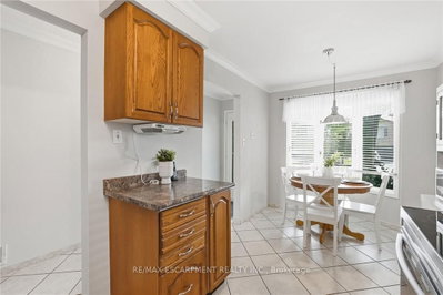 30 Twinoaks Crescent • Hamilton, ON photo 8