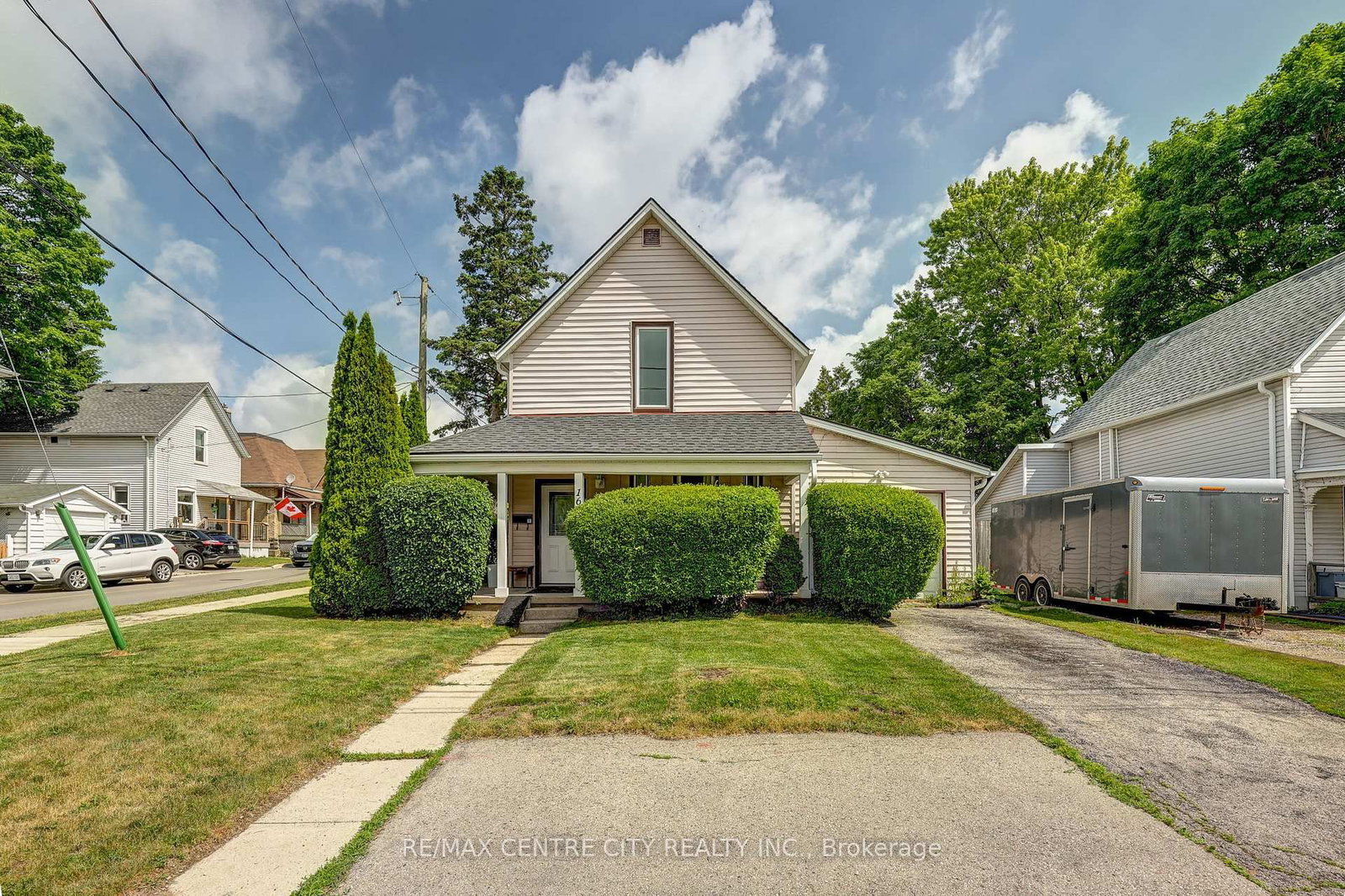 169 Wellington Street • St. Thomas, ON photo 2