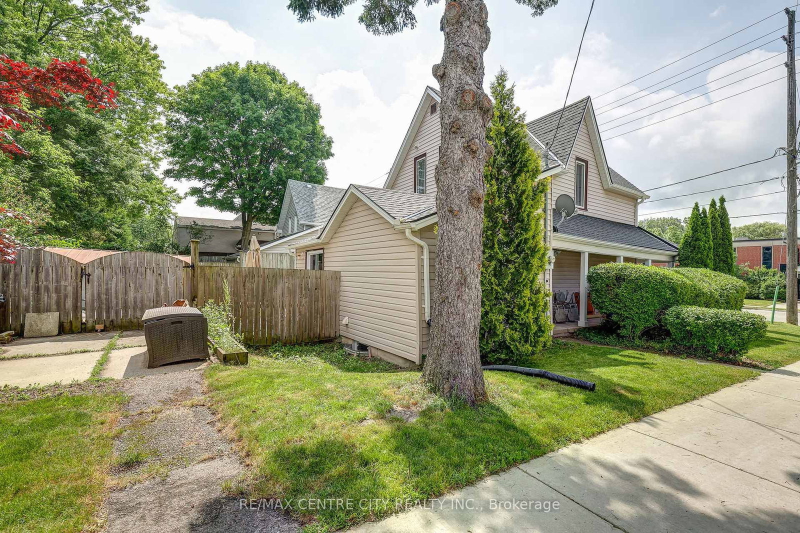 169 Wellington Street • St. Thomas, ON photo 5