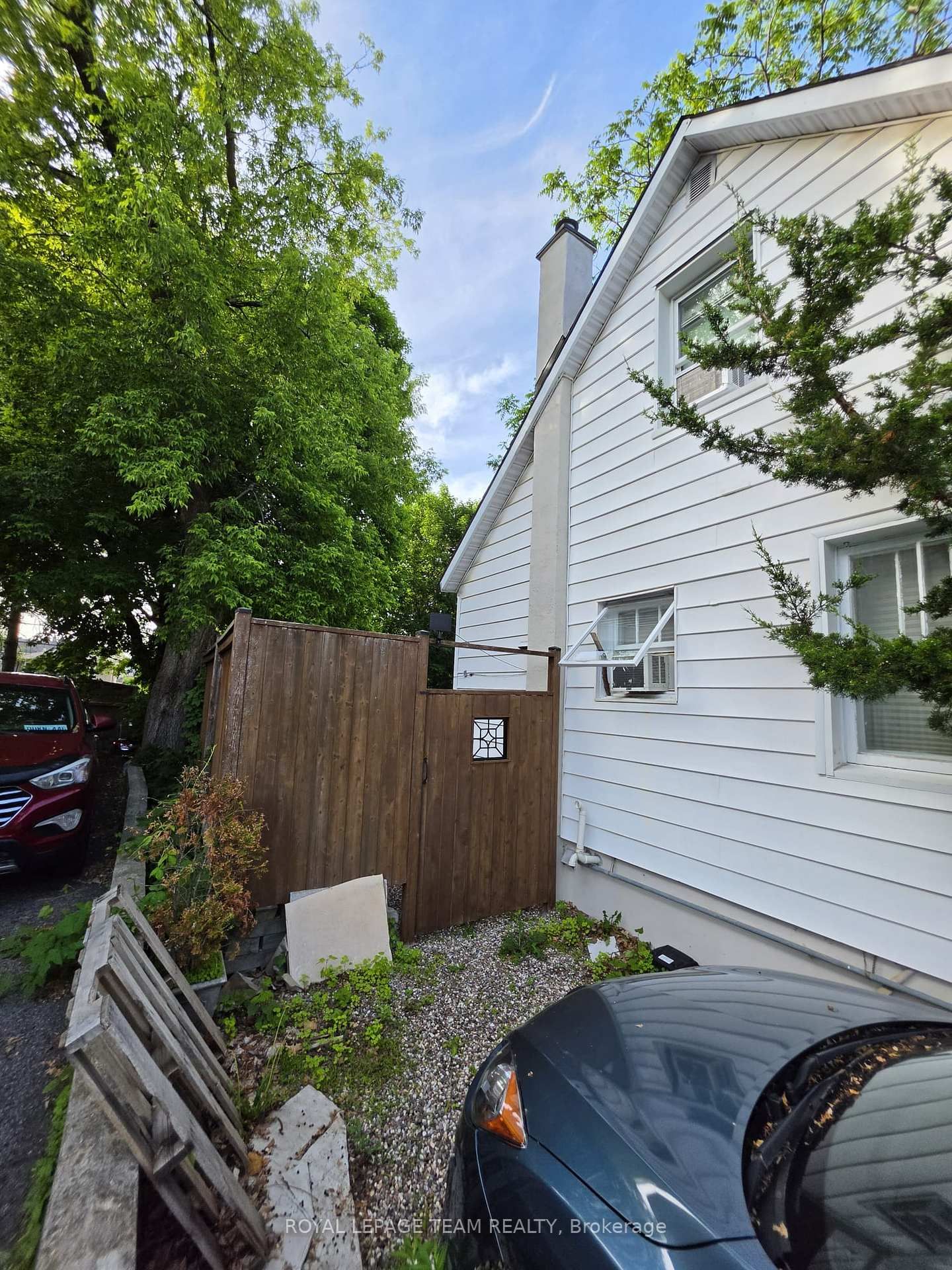 1247 Summerville Avenue • Ottawa, ON photo 25