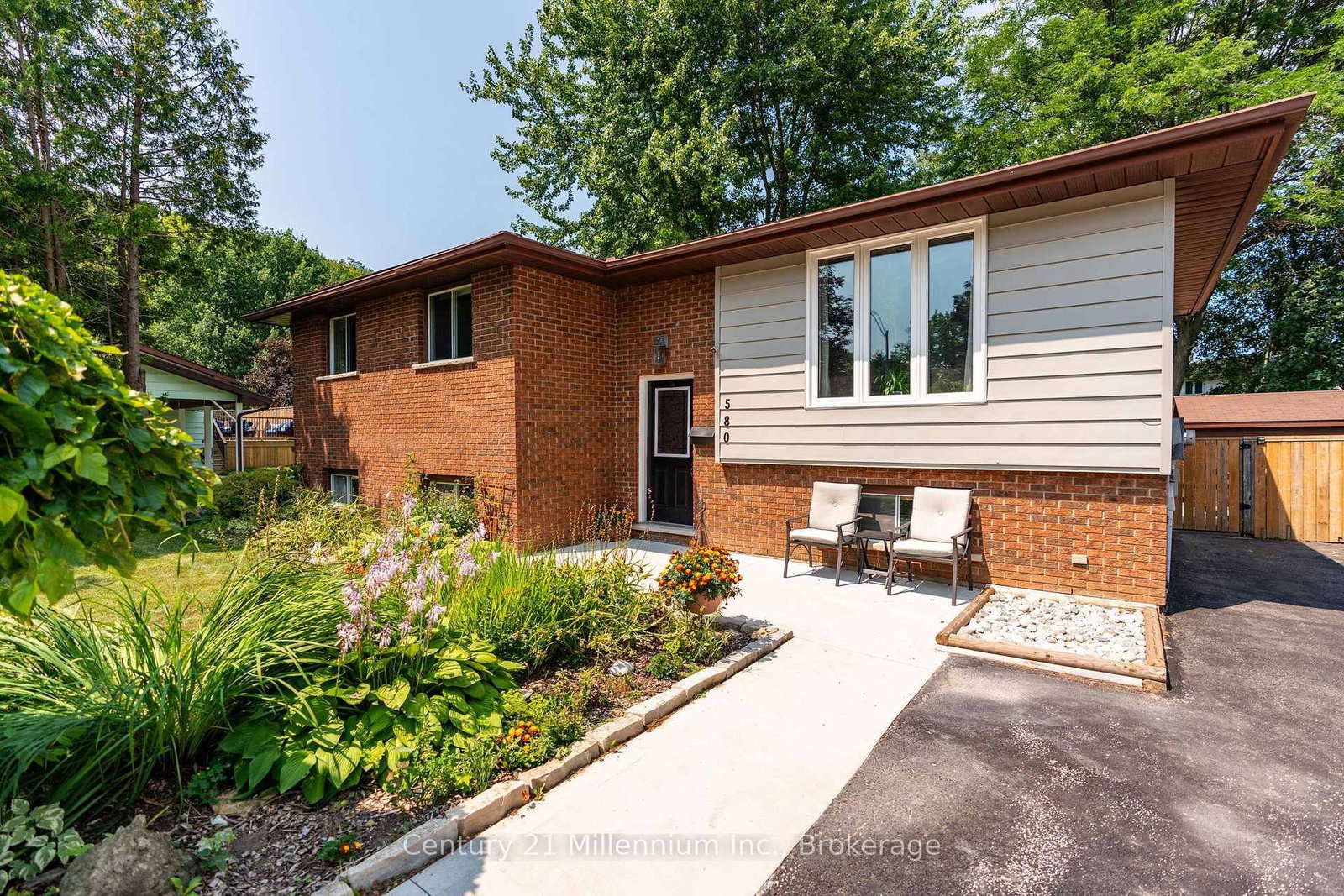 580 2nd A Street W • Owen Sound, ON photo 1