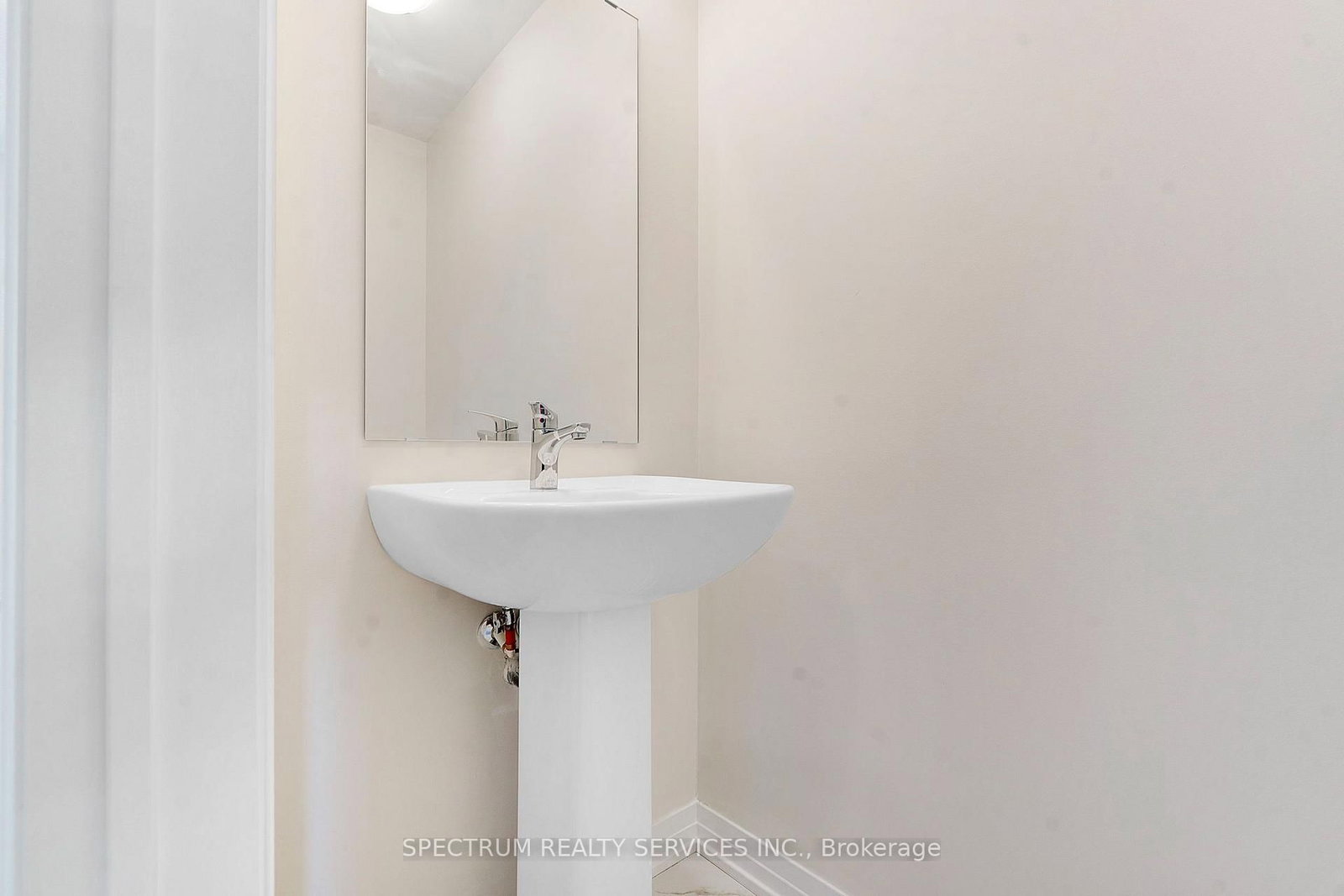 585 Colborne Street E • #108 • Brantford, ON photo 22
