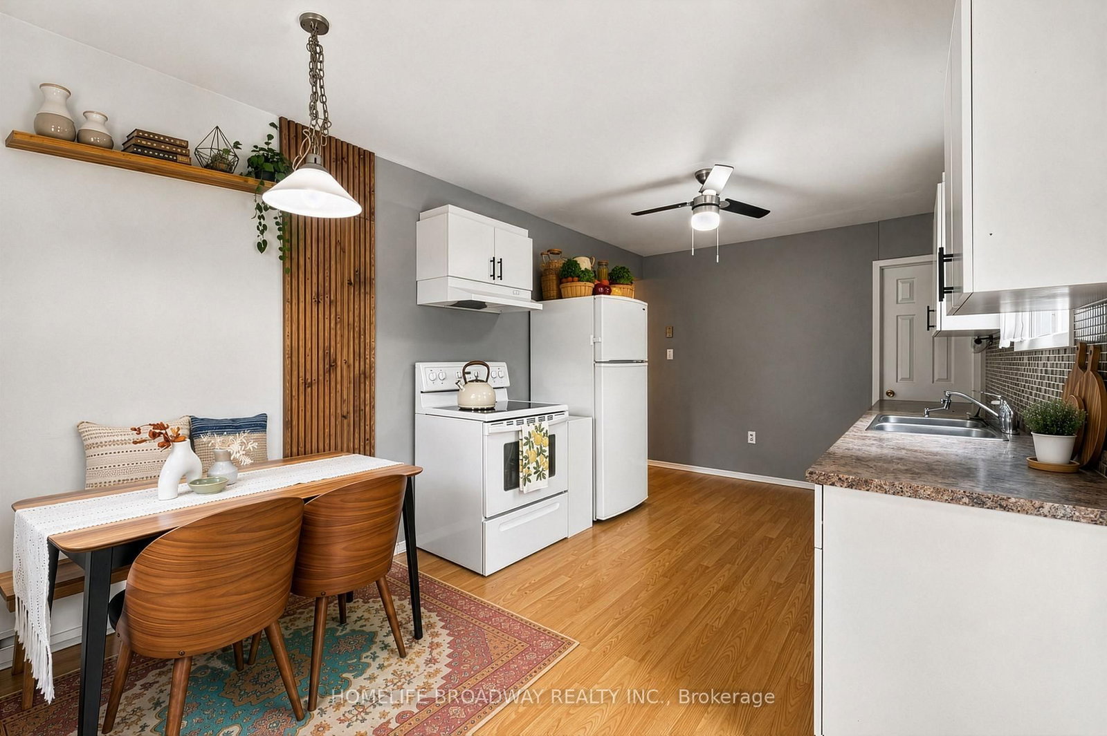255 Robinson Street N • Grimsby, ON photo 13