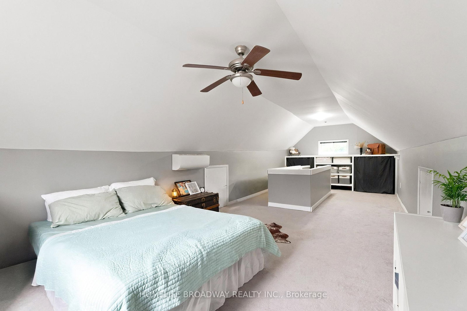 255 Robinson Street N • Grimsby, ON photo 15