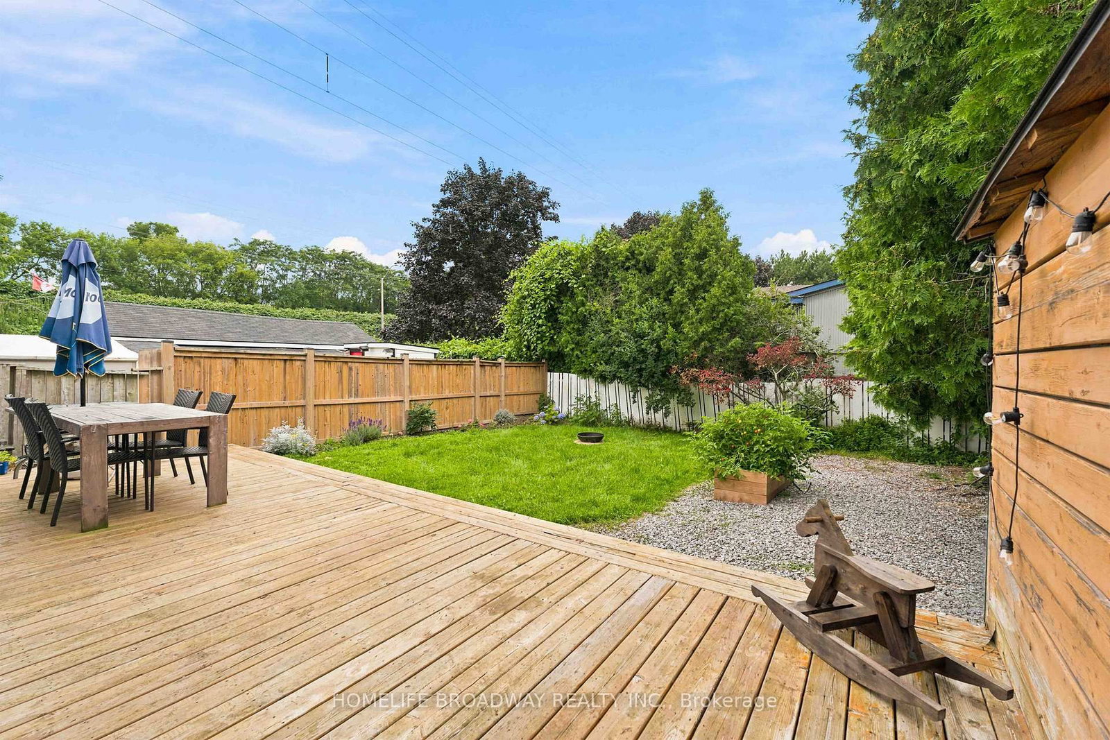 255 Robinson Street N • Grimsby, ON photo 4