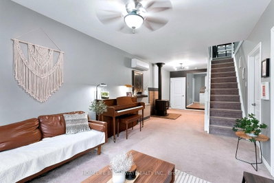 255 Robinson Street N • Grimsby, ON photo 8