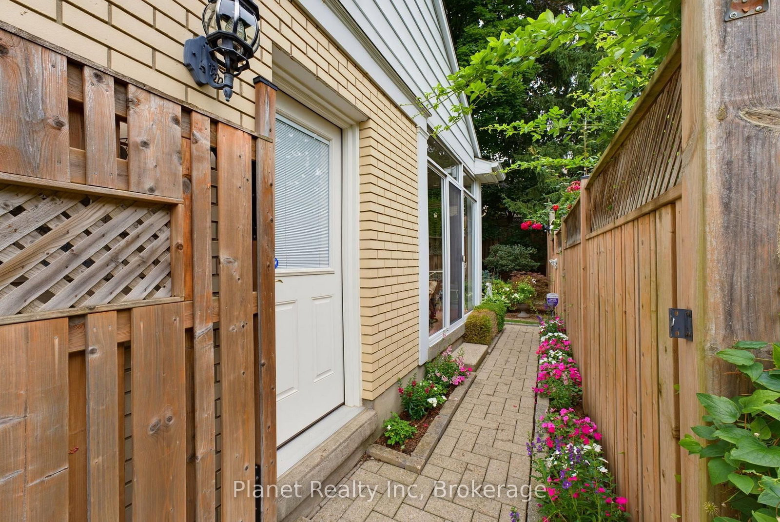 106 Thorndale Place • Waterloo, ON photo 36