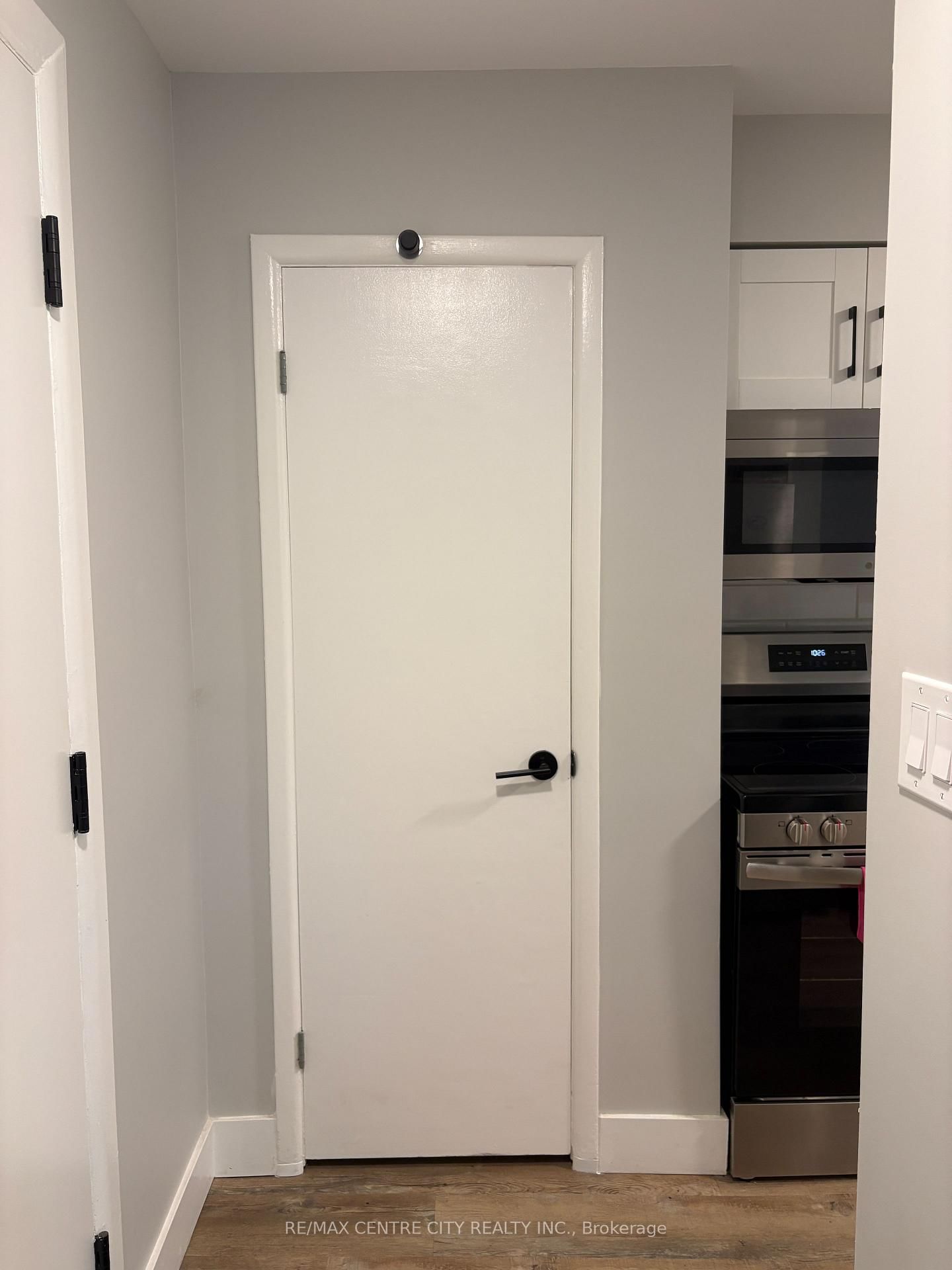 9 - 400 Scenic Drive S, London South 4