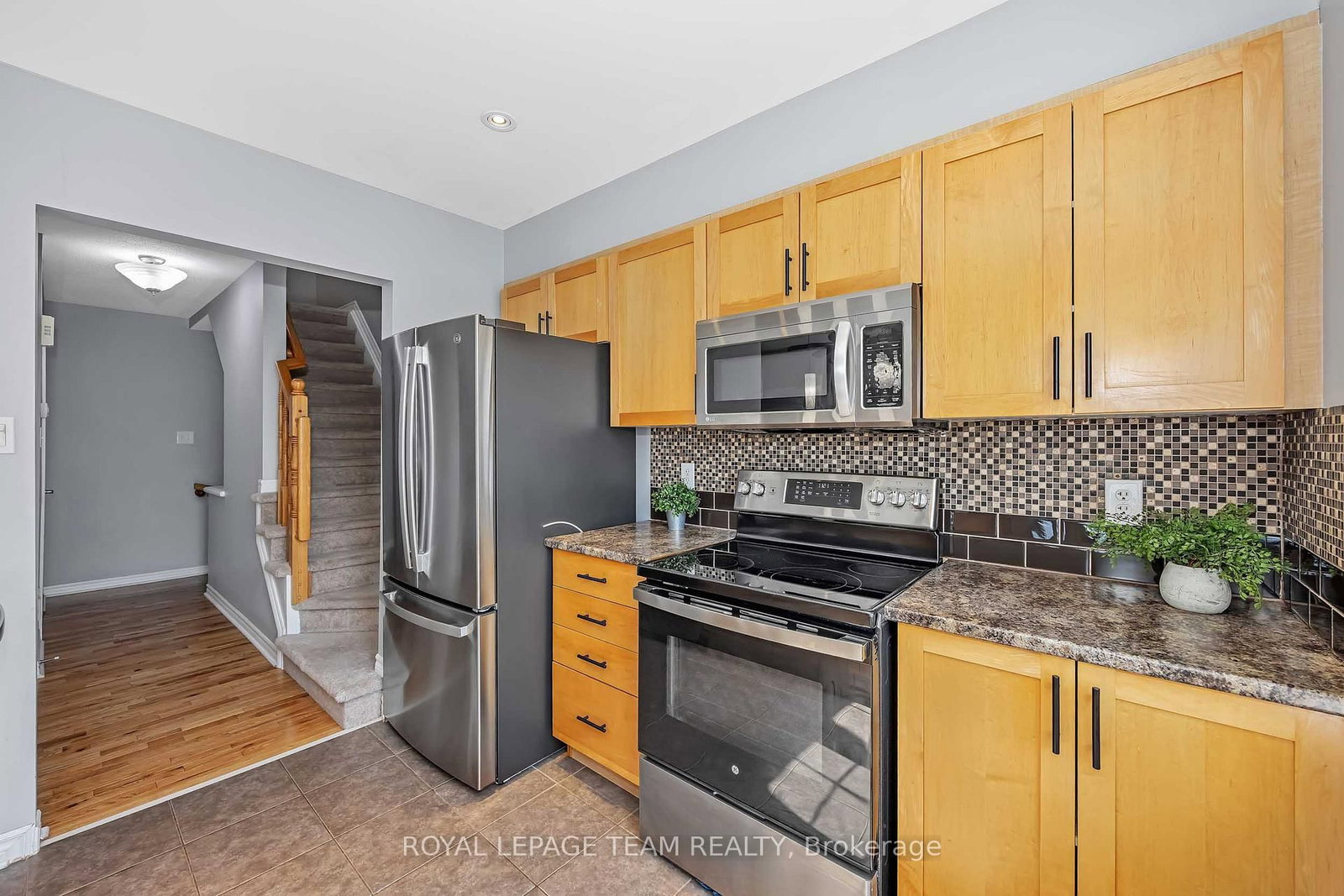 2555 Waterlilly Way • Ottawa, ON photo 18