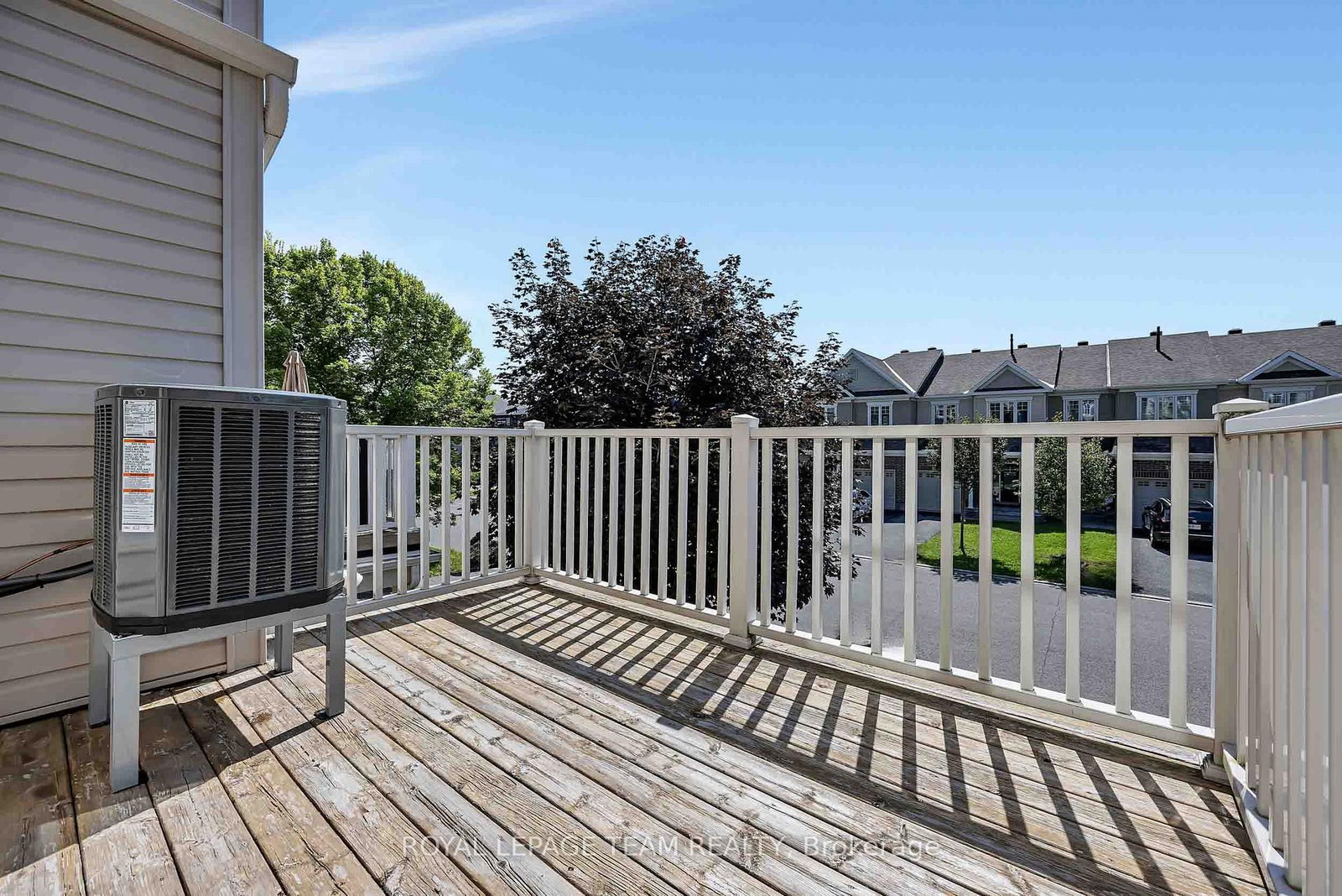 2555 Waterlilly Way • Ottawa, ON photo 21