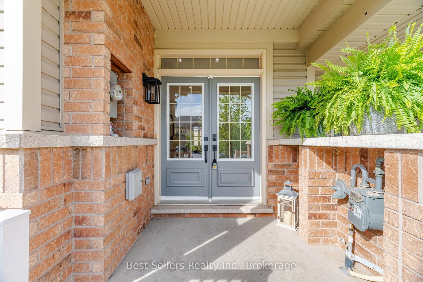 75 Cathedral Court • Hamilton, ON photo 2
