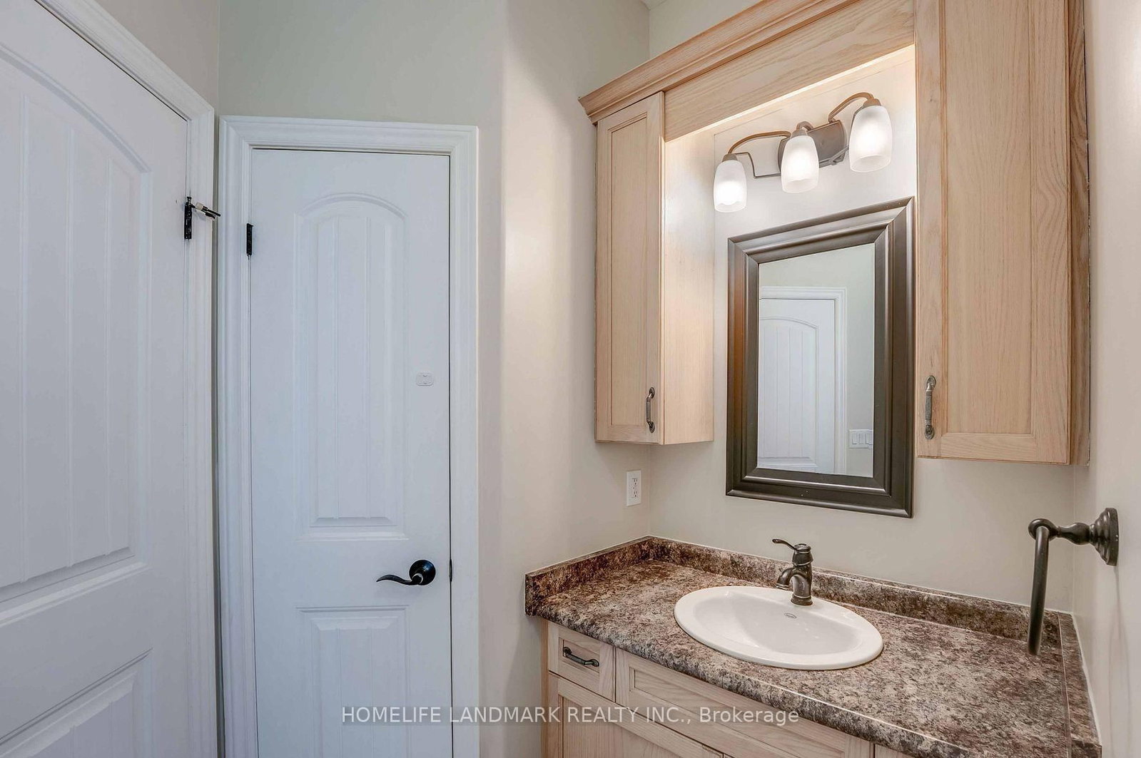 23 Water Street • Thorold, ON photo 42