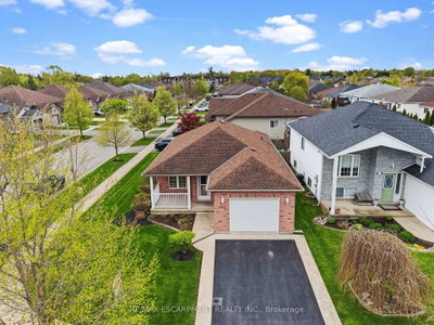 296 Autumn Crescent