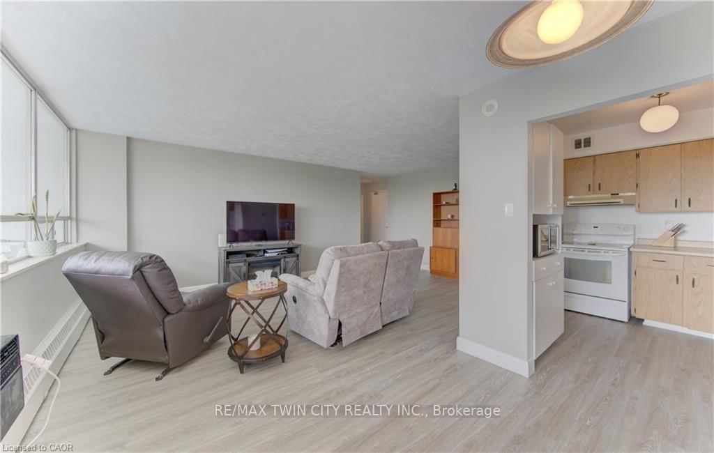 24 MIDLAND Drive • #403 • Kitchener, ON photo 5