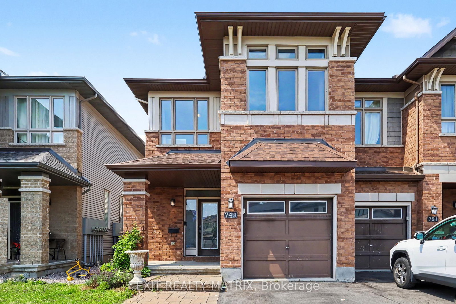 749 Morningstar Way • Ottawa, ON photo 1