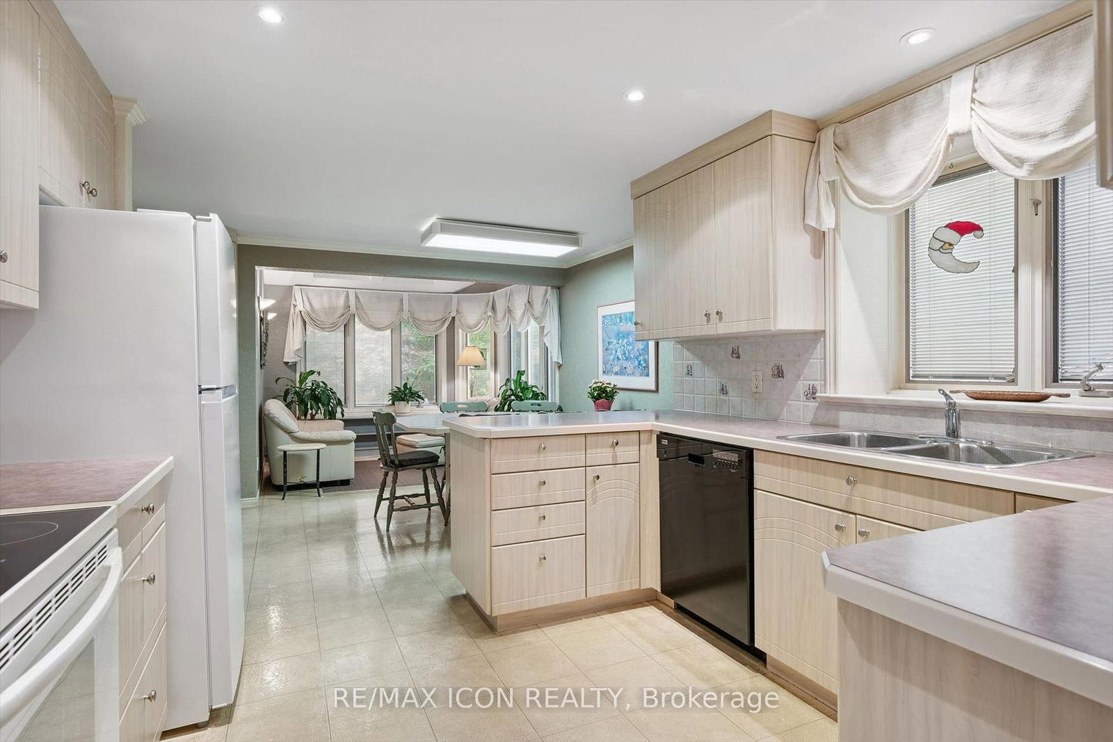 30 Shuh Avenue • Kitchener, ON photo 12