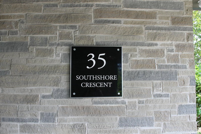 316 - 35 SOUTHSHORE Crescent