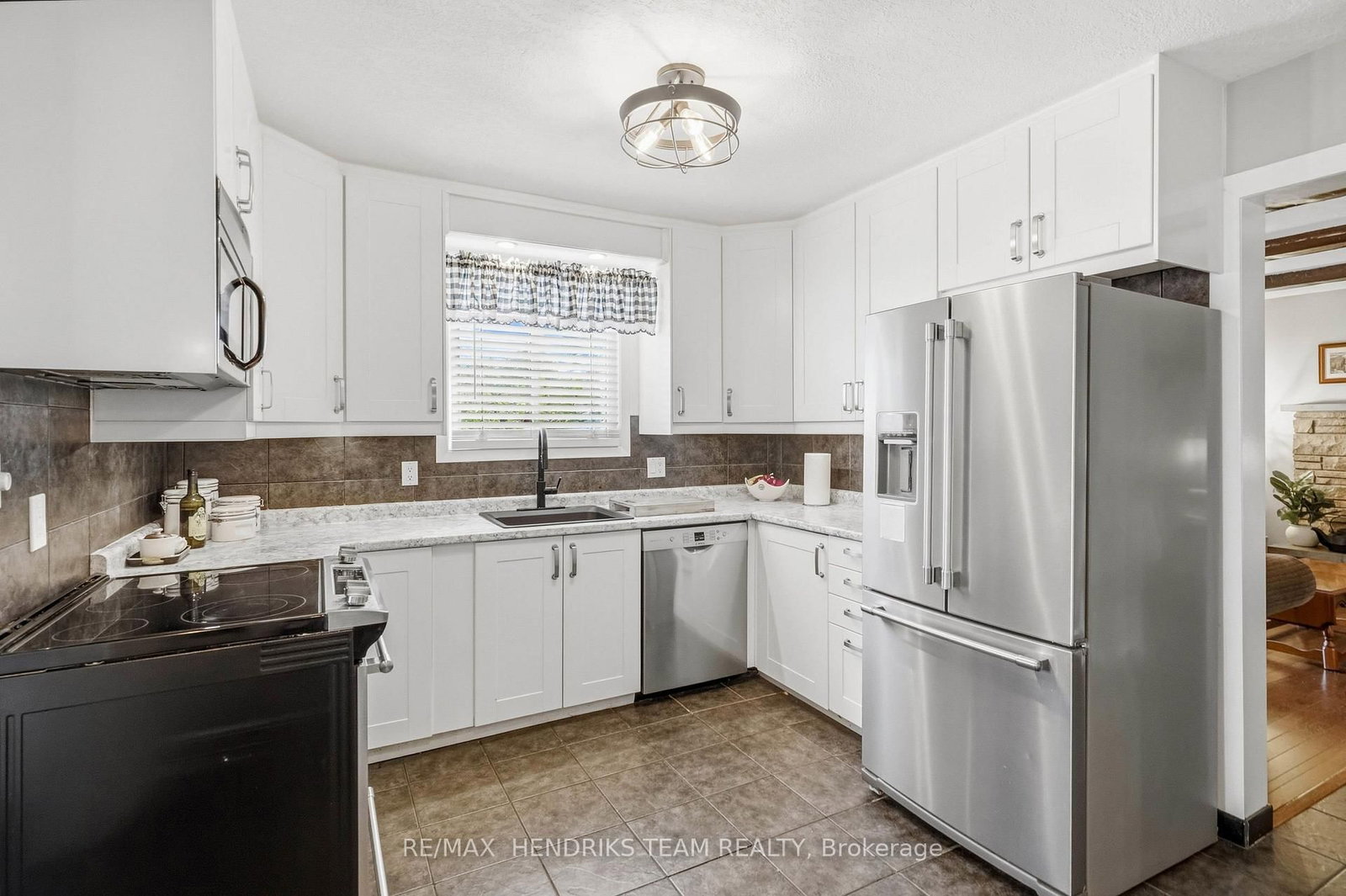 4 Royal Orchard Crescent • St. Catharines, ON photo 12