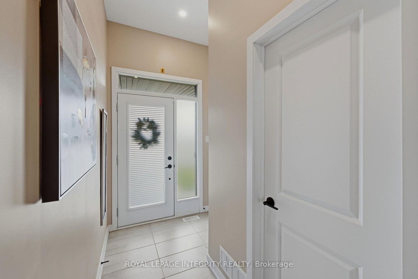 86 Ploughshare Road • Kanata, ON photo 4