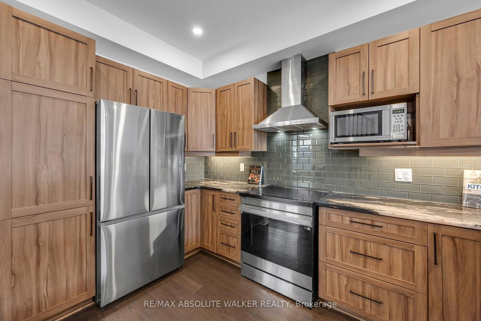 323 Lysander Place • Ottawa, ON photo 9