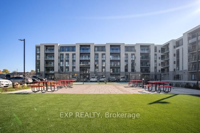 125 - 50 Herrick Avenue